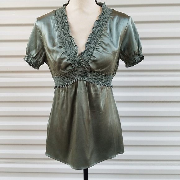Bcbgmaxazria  silk blend top size small needs repair - Picture 5 of 8